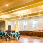 előtér, fogadó, ruhatár