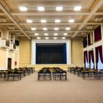 színházterem színpaddal